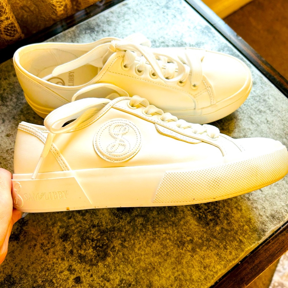 Sam & Libby sneakers size 6